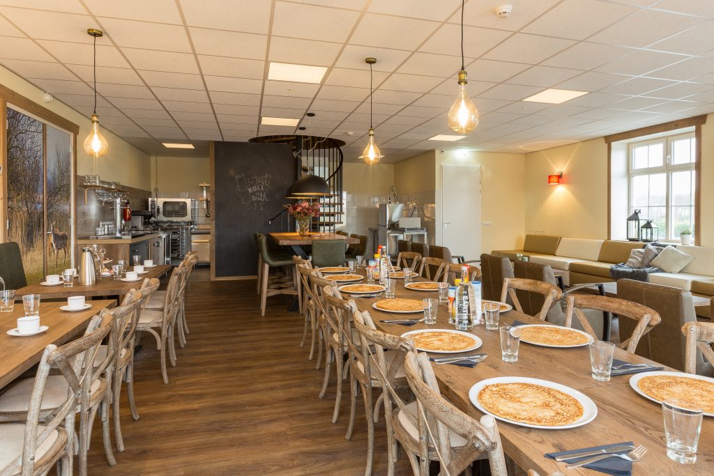 Eethoek Hoeve B opgedekt met pannenkoeken